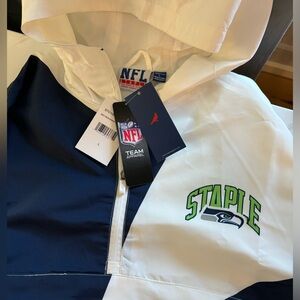 SOLD Seattle Seahawks Lightweight Quarter Zip Jacket Men L